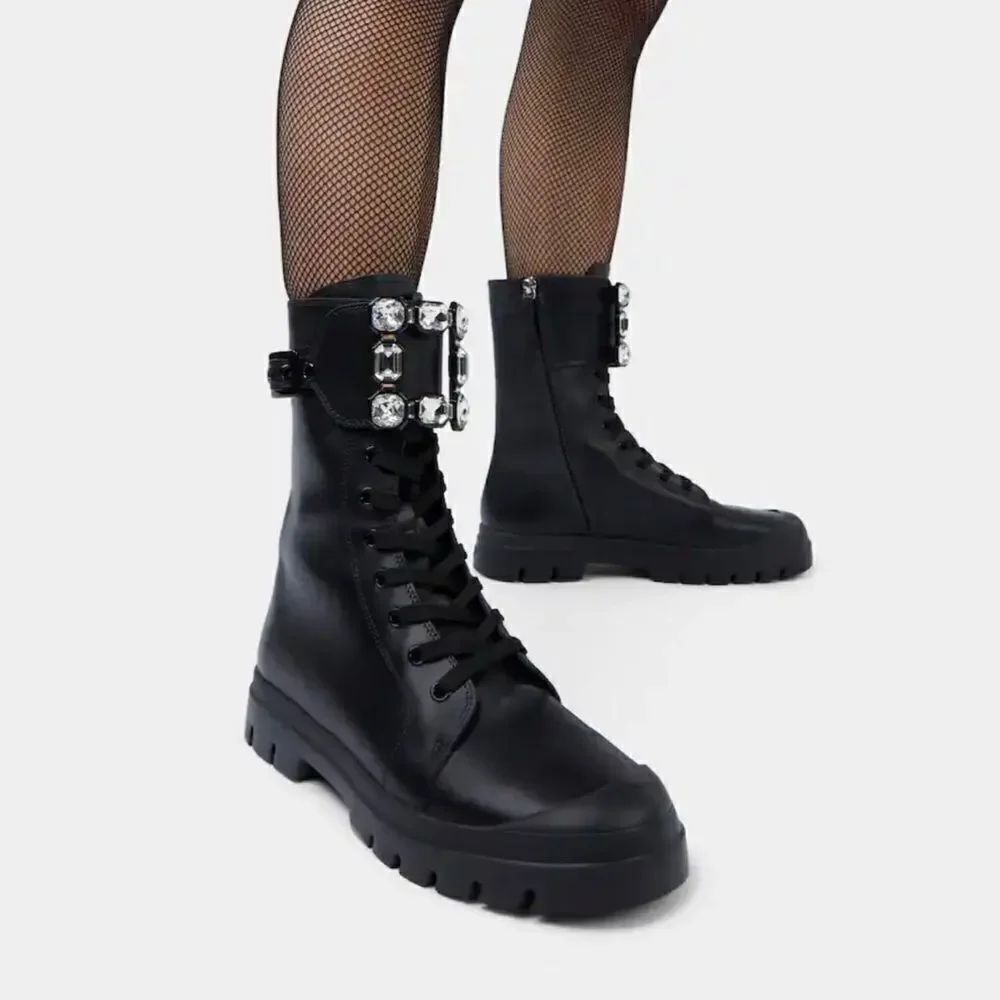 Roger Vivier Walkyviv Calfskin Crystal-Buckle Mid Boots size 41.5 - Picture 2 of 15